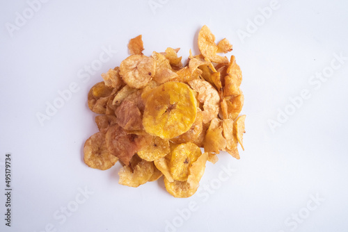 a typical Indonesian snack made from thinly sliced ​​bananas and made into chips with a mixture of caramel sugar