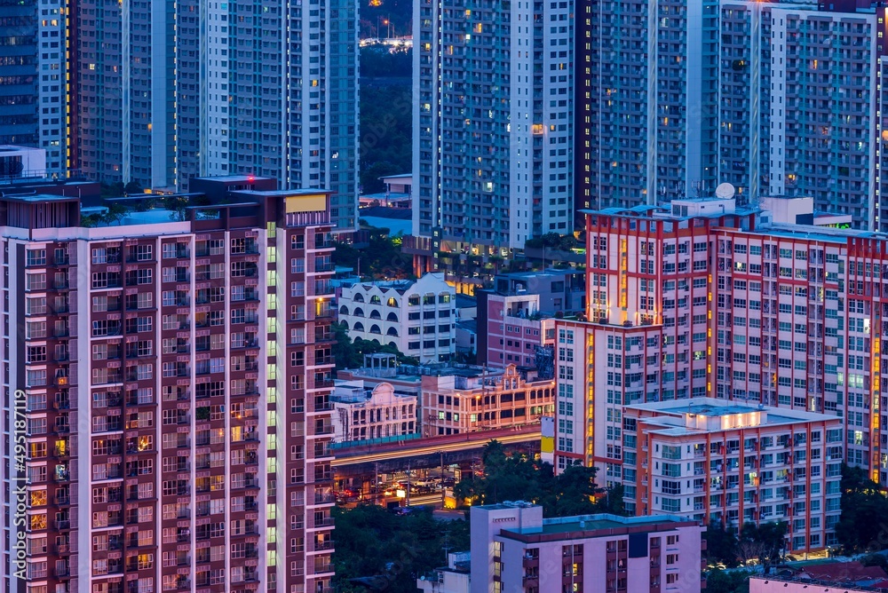 Obraz premium Night cityscape of modern capital Bangkok city, Thailand. Building, architecture and city concept.