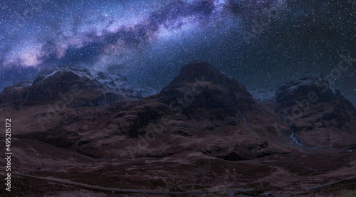 Majesitc vibrant Milky Way ...