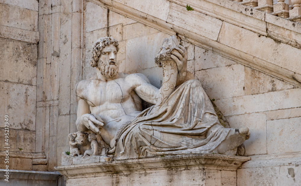 Senatorial Palace Tiber River Statue