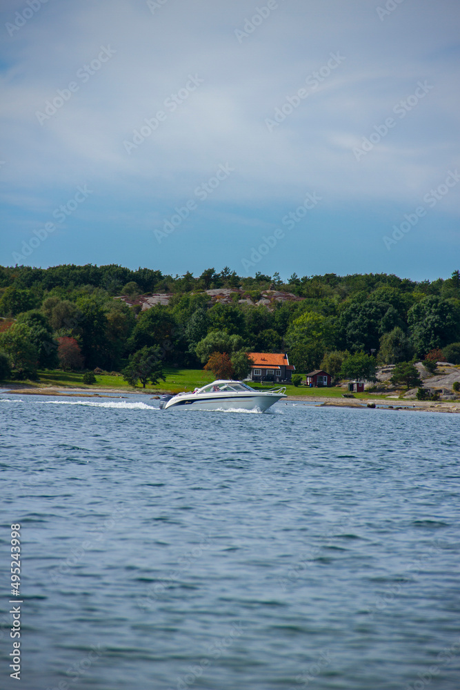 Obraz premium boat on the lake