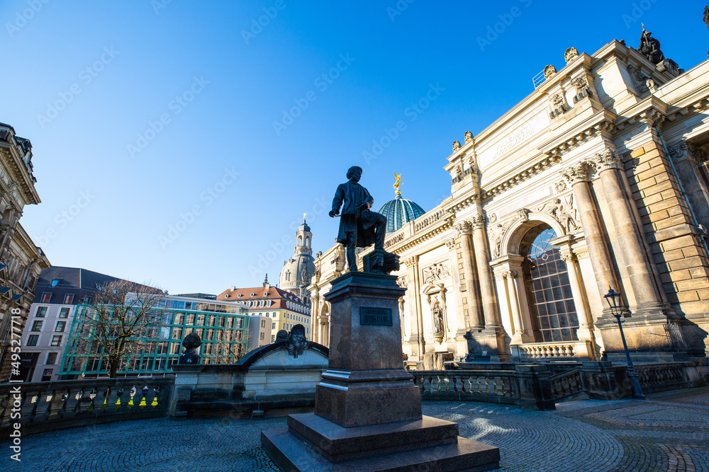 Semper Statue in Dresden