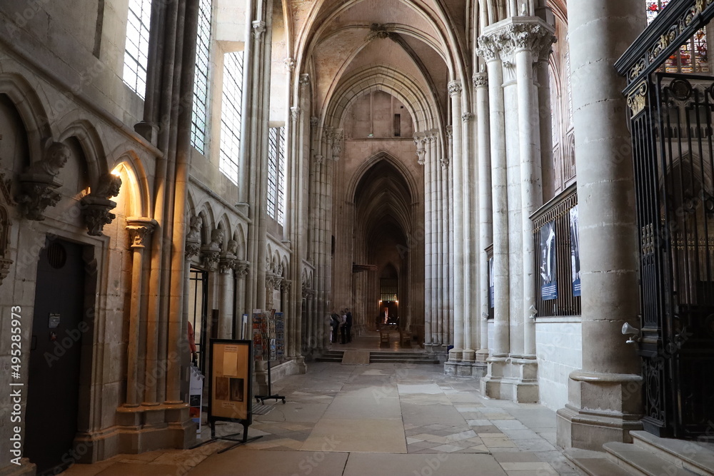 La cathédrale Saint Etienne, style gothique, intérieur de la cathédrale, ville de Auxerre, département de l'Yonne, France