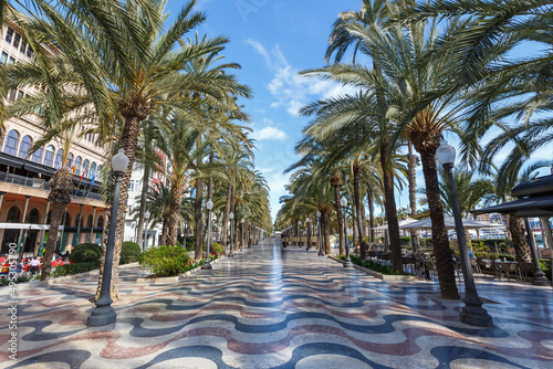 Foto Alicante Alacant town city boulevard Esplanada d'Espanya with palms travel trave
