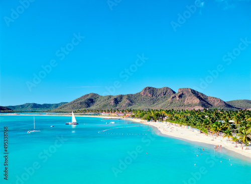 Obraz na płótnie Antigua. North from Coco Beach over Valley Church Bay and Lignum Vitae Bay to Jolly Harbour on west coast of Caribbean island w salonie