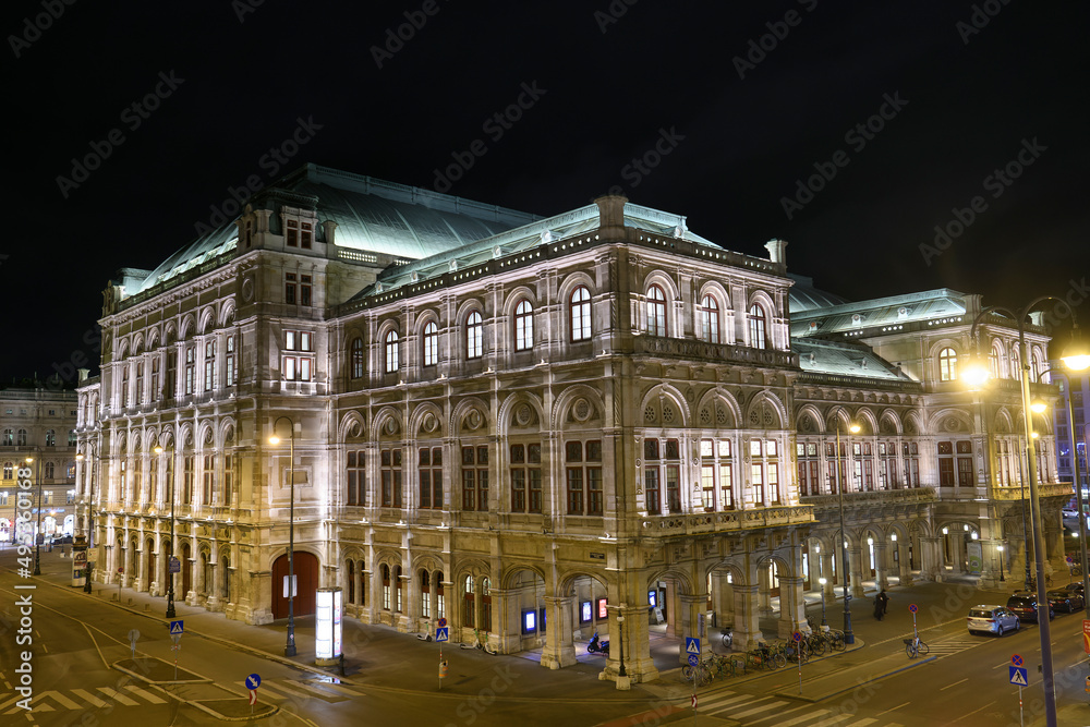 Evening view to the Vienna State Opera building in the historic center of Vienna, Austria. January 2022