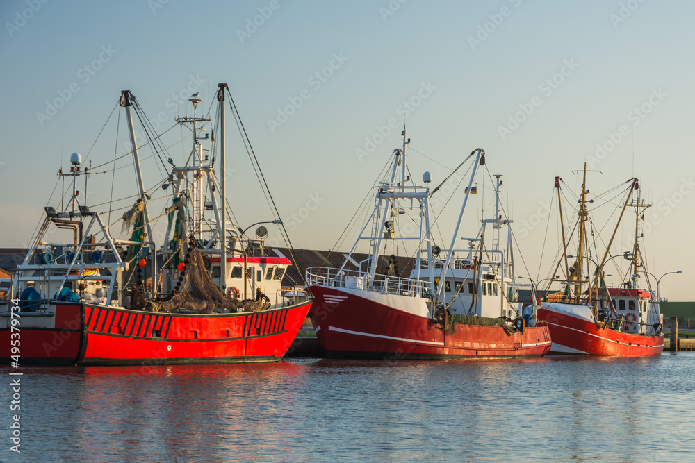 Fischerboote im Hafen in Büsum, Schleswig-Holstein, Deutschland Fischerboote im Hafen in Büsum, Schleswig-Holstein, Deutschland