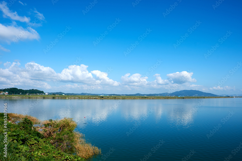 Cheonsu Bay is a reclaimed land in Seosan, South Korea.
Cheonsu Bay is a reclaimed land in Seosan, South Korea.