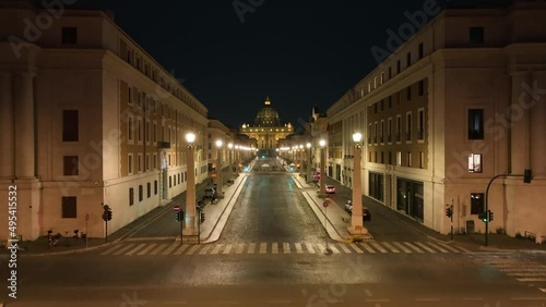 Basilica di San Pietro, Città del Vatricano, notte.
Suggestiva ripresa aerea con drone di Via della Conciliazione con in fondo il Vaticano. photo