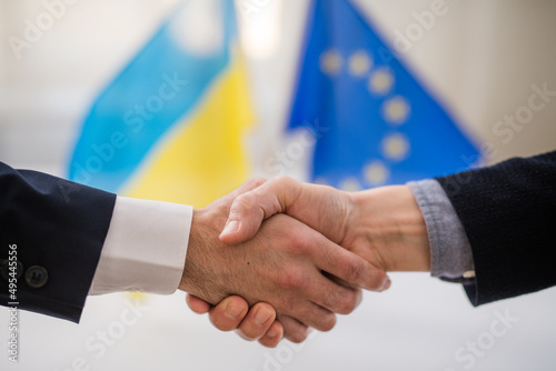 Handshake between the European Union and Ukraine, inclusion of Ukraine concept.