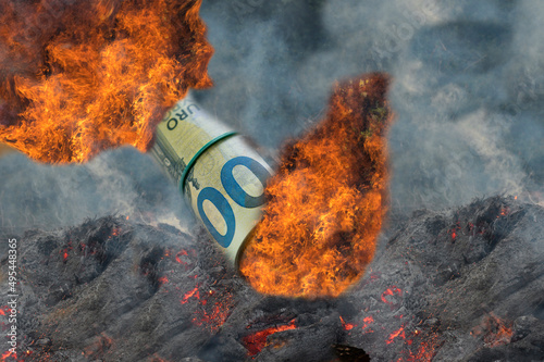 Geld verbrennen photo