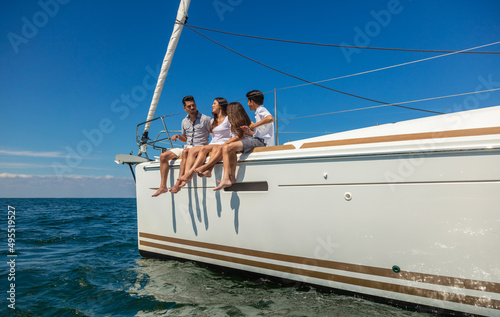 Freedom outdoors for Latino family on private yacht © Spotmatik