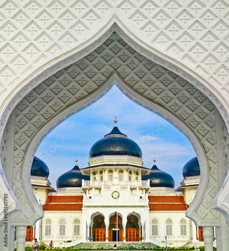 Baiturrahman Mosque, Aceh, Indonesia.
Baiturahman Mosque is a historic mosque and witnessed the awesomeness of the 2014 Aceh tsunami
 photo