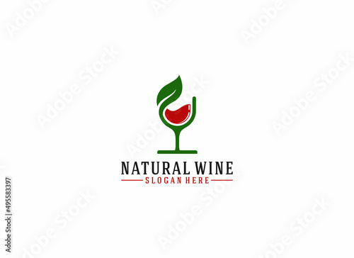 natural wine logo with a glass combined with a leaf that reflects a drink made with natural ingredients
