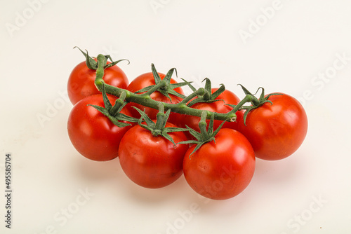 Fresh ripe cherry tomato branch © Andrei Starostin