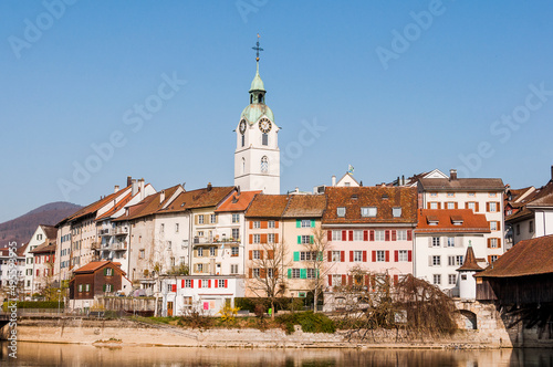 Olten, Stadt, Stadtturm, Aare, Fluss, Alte Brücke, Holzbrücke, Altstadt, historische Häuser, Bahnhof, Frühling, Frühlingssonne, Solothurn, Schweiz