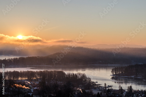 Fototapeta Naklejka Na Ścianę i Meble -  Polańczyk - Bieszczady wschód słońca 