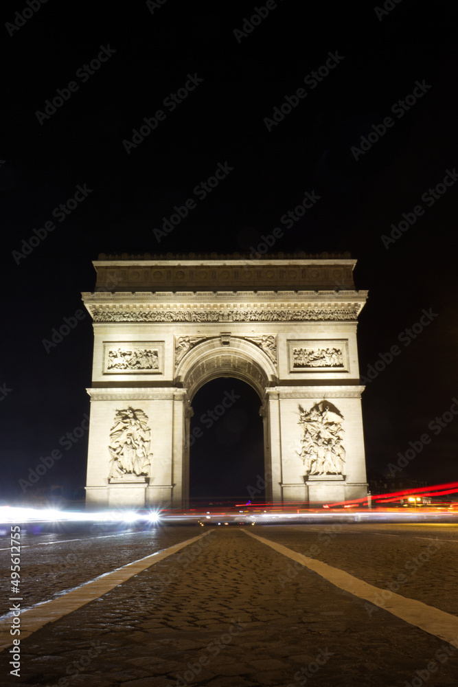 Fototapeta premium Long Exposure of The Arc de Triomphe