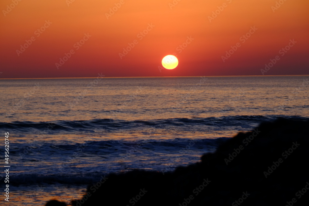 A close-up on a nice sunset at Batz-sur-Mer.
March 2022, France.