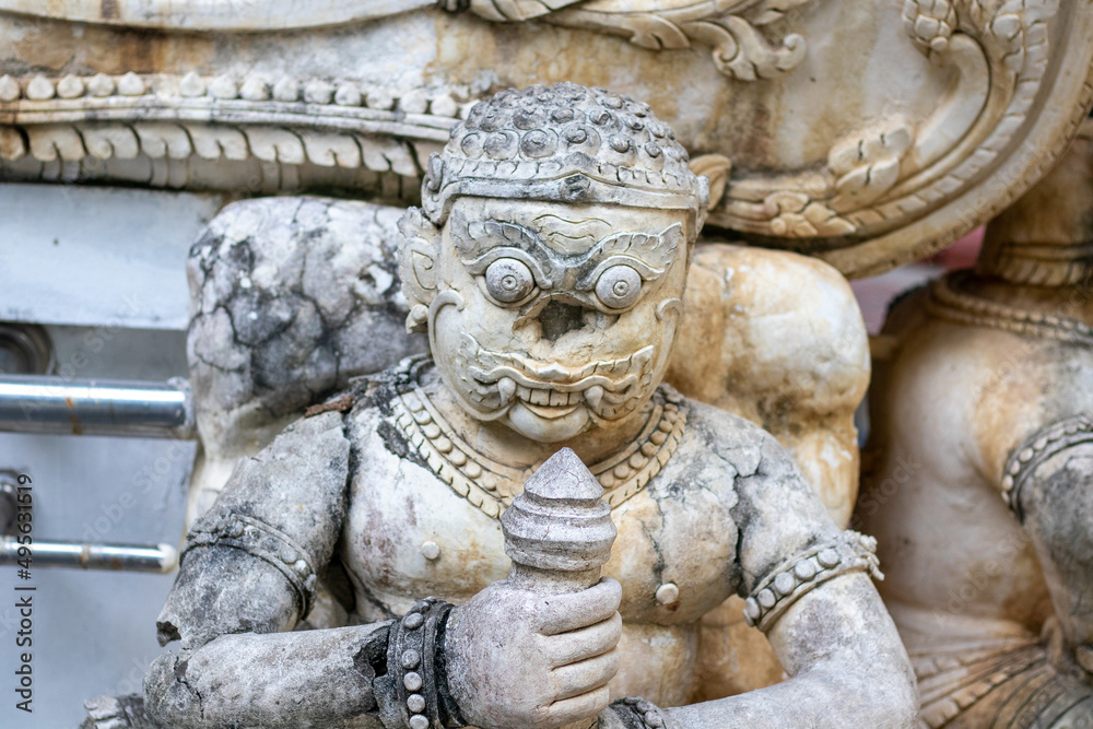 Taken on 29-3-2022 Thao Wessuwan Sitting at Wat Phra Phutthachai It's a giant on-off. Saraburi City Gate