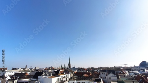 Innenstadt on Oldenburg i. O. an einem wolkenfreien Sommertag