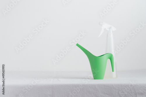 Watering can and spray gun