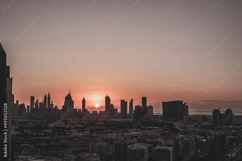 Dubai Skyline zum Sonnenuntergang