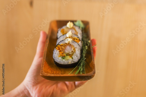 sushi plato madera 