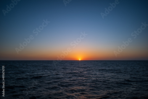 Fototapeta Naklejka Na Ścianę i Meble -  sunrise over the ocean