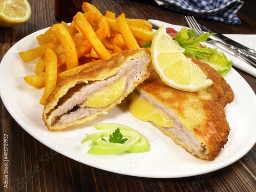 Foto Cordon Bleu mit Pommes Frites