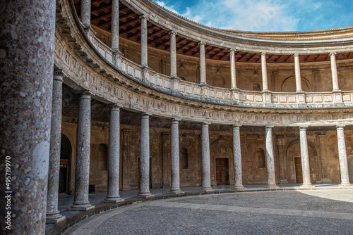 Granada from muslim architecture to Renaissence