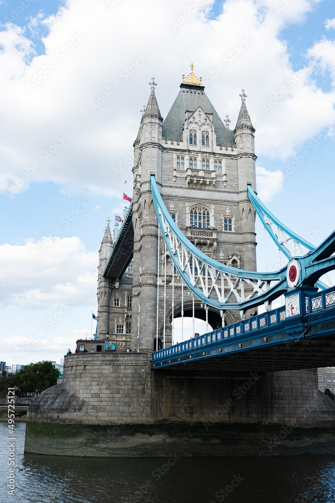 Obraz premium Tower Bridge From Below Angle