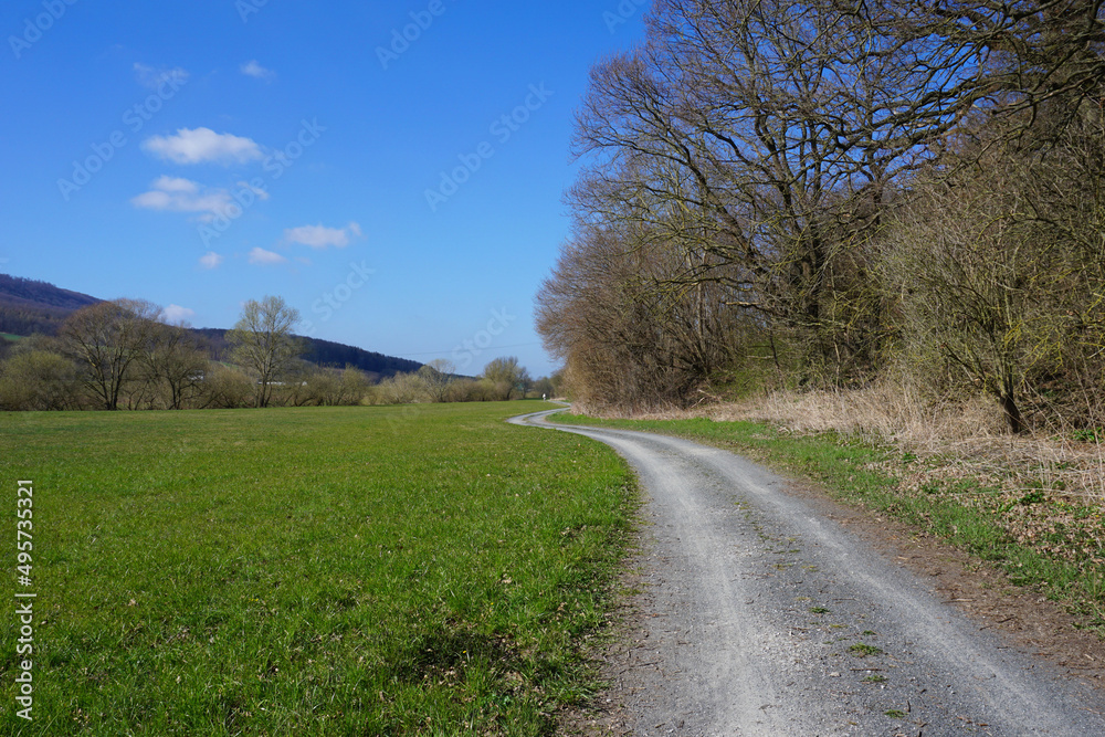 Radweg im Leinebergland in der Nähe von Freden in Niedersachsen