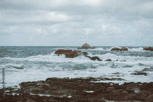 mar en un dia nublado