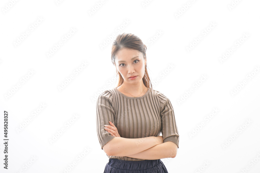 怒る若いビジネスウーマン