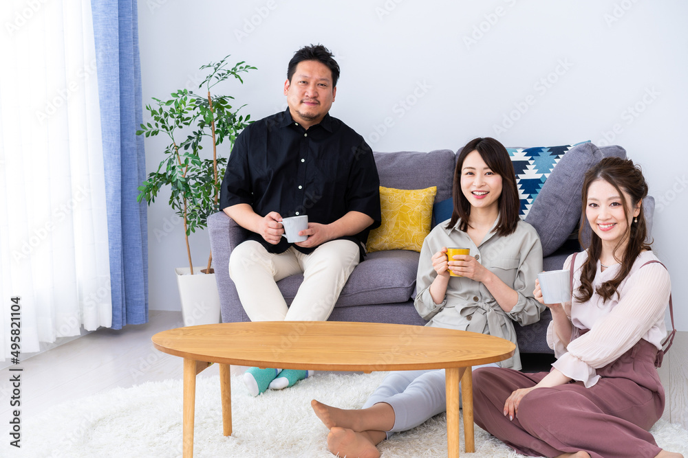 おっさんが女子会に参加したイメージ おっさんが女子会に参加したイメージ