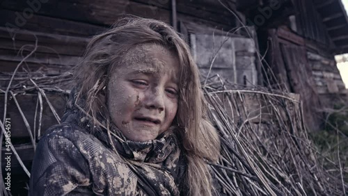 girl without a home, apocalypse, war photo