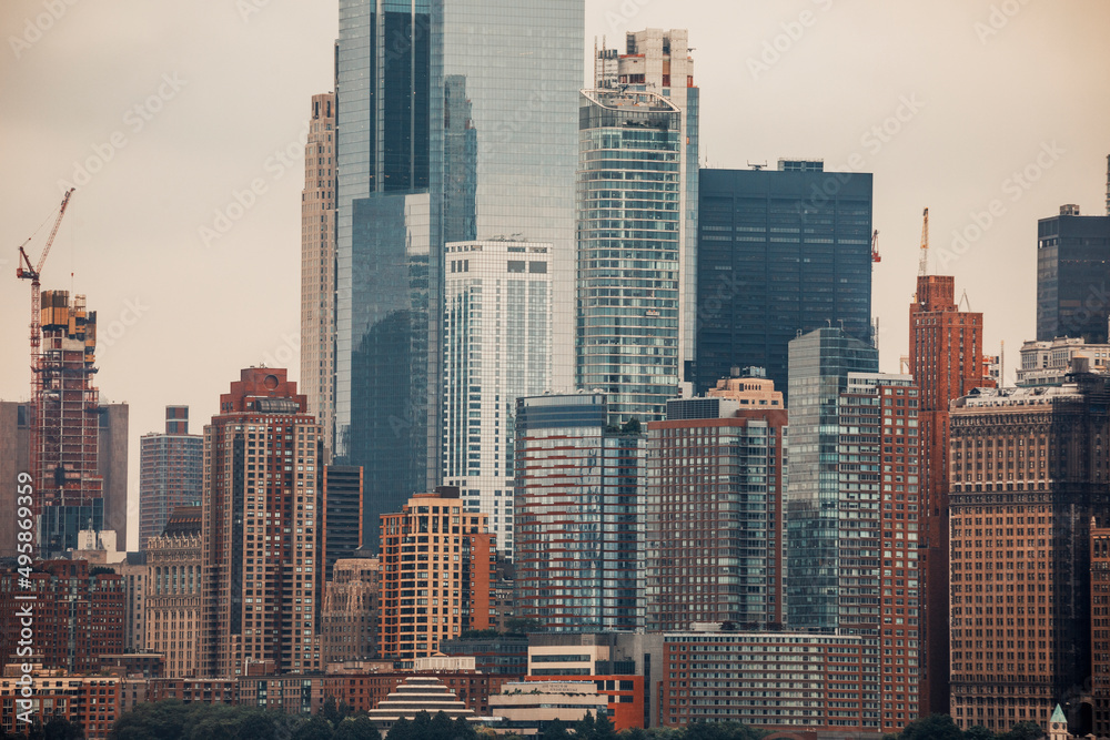 Fototapeta premium new york skyline on a cloudy day