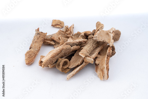Fototapeta Naklejka Na Ścianę i Meble -  Lodh Pathani, Symplocos Racemosa Bark over isolated white Background