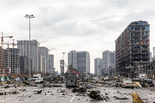 Obraz na plátně War in Ukraine. Damaged shopping center in Kyiv