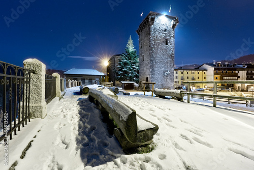Foto The medieval tower built by the Scaligeri in the square of Enego