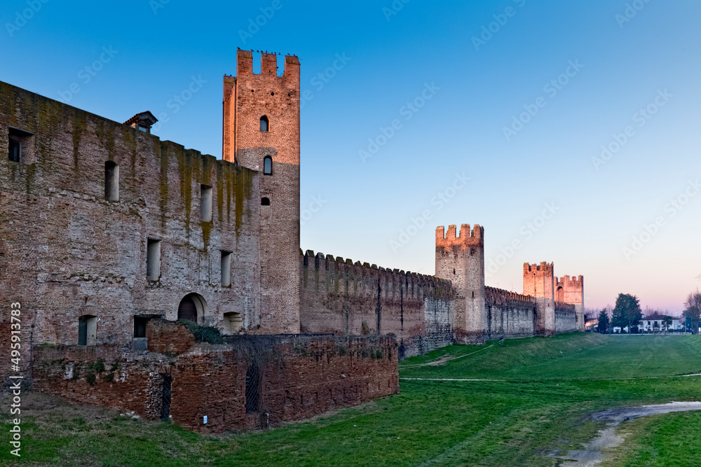 Montagnana: the walls are one of the best preserved examples of medieval military architecture in Europe. Padova province, Veneto, Italy, Europe.