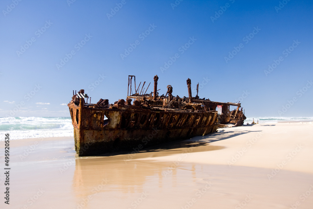 Naklejka premium shipwreck on the beach