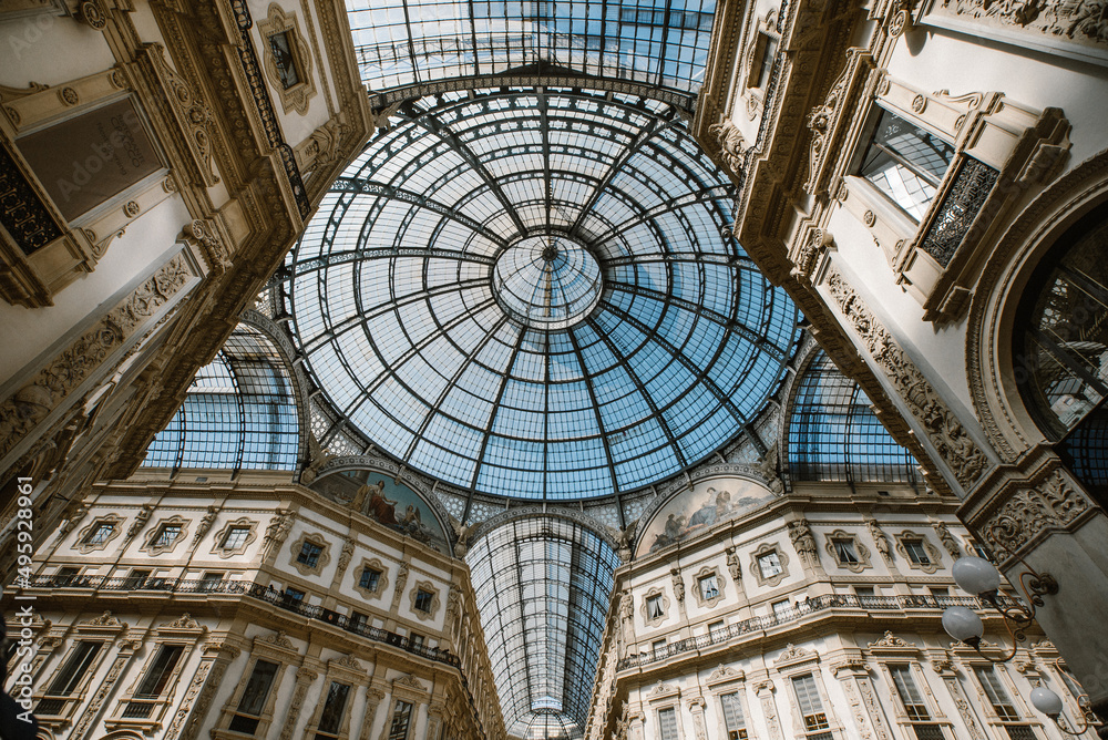 Galeria Wiktora Emanuela II w Mediolanie, Włochy