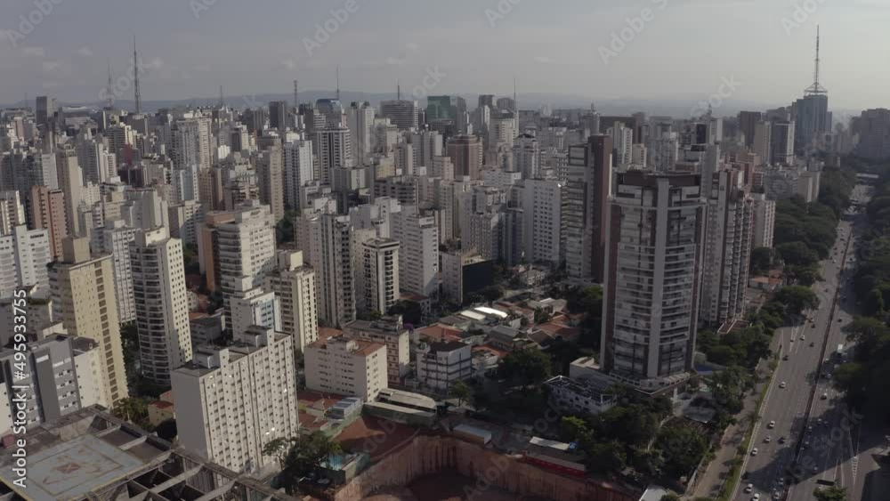 Great Avenue in the big city. Avenue May 23 in Sao Paulo, Brazil, South America. Great Avenue in the big city. Avenue May 23 in Sao Paulo, Brazil, South America.