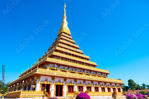Obraz na płótnie Phra Mahathat Kaen Nakhon bhudda temple golden Stupa at Khon Kaen province, Thailand