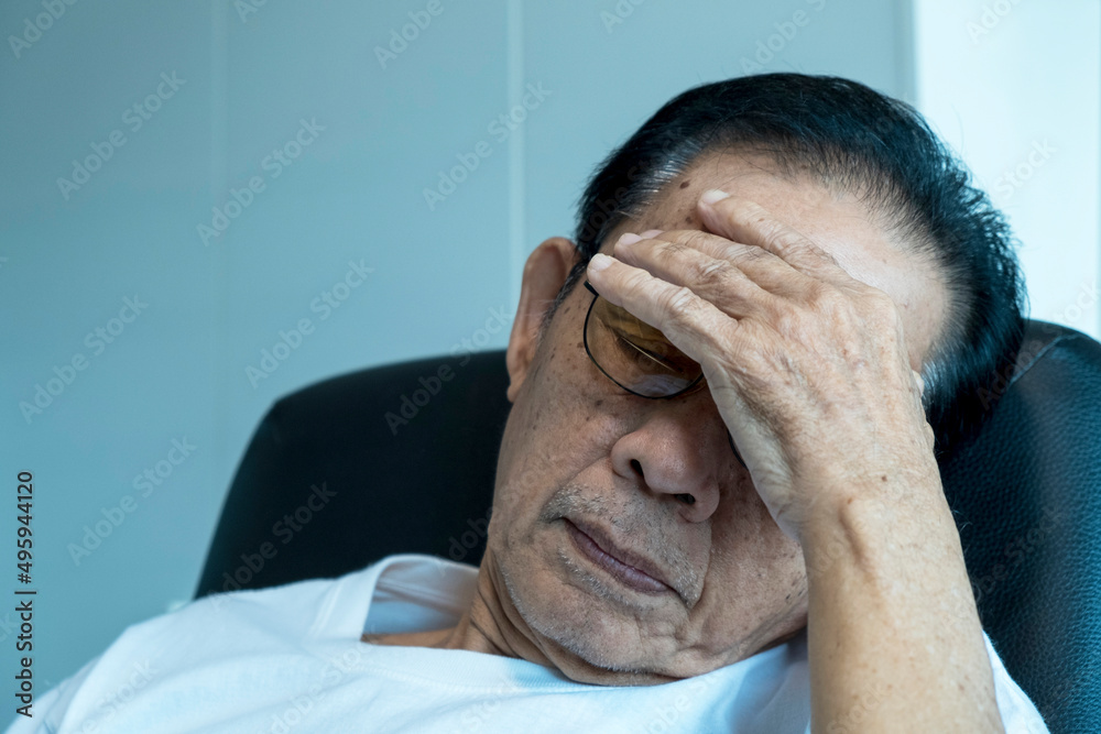 Elderly patients in sofa, Asian senior man wear glasses patients ...