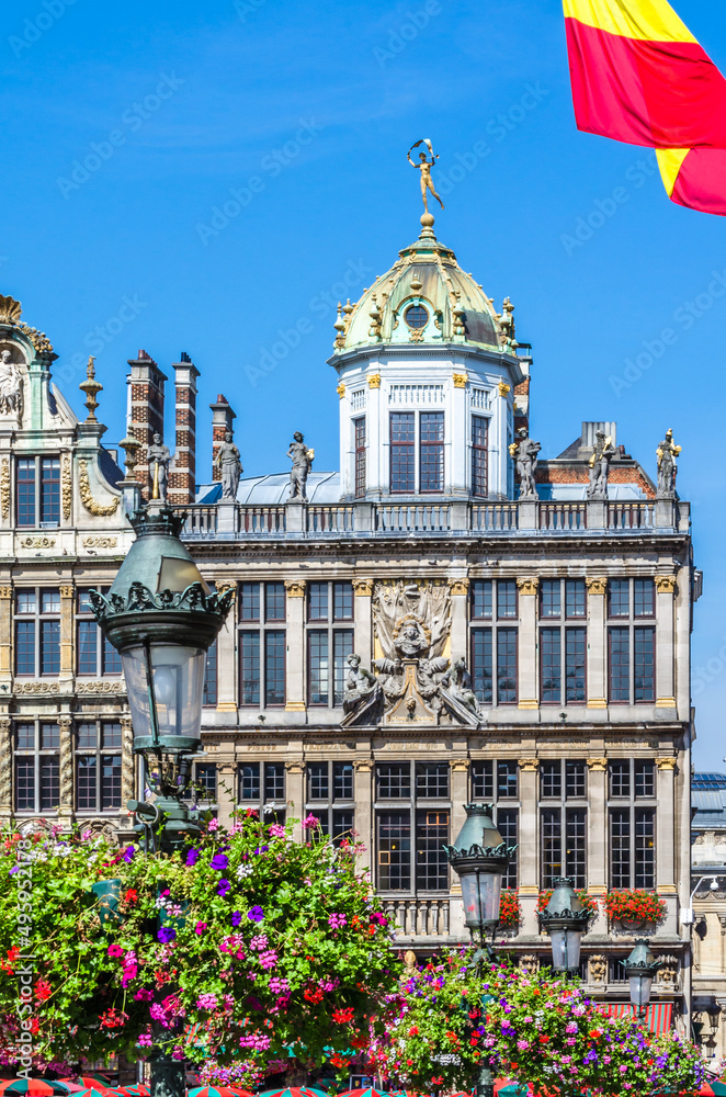 Fototapeta premium Beautiful Grand Place in Brussels, Belgium