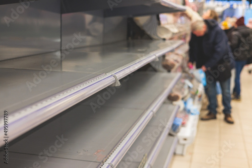 Photography View of empty supermarket shelves, grocery store work stoppage closes, sanctions