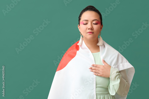 Beautiful young Asian woman...